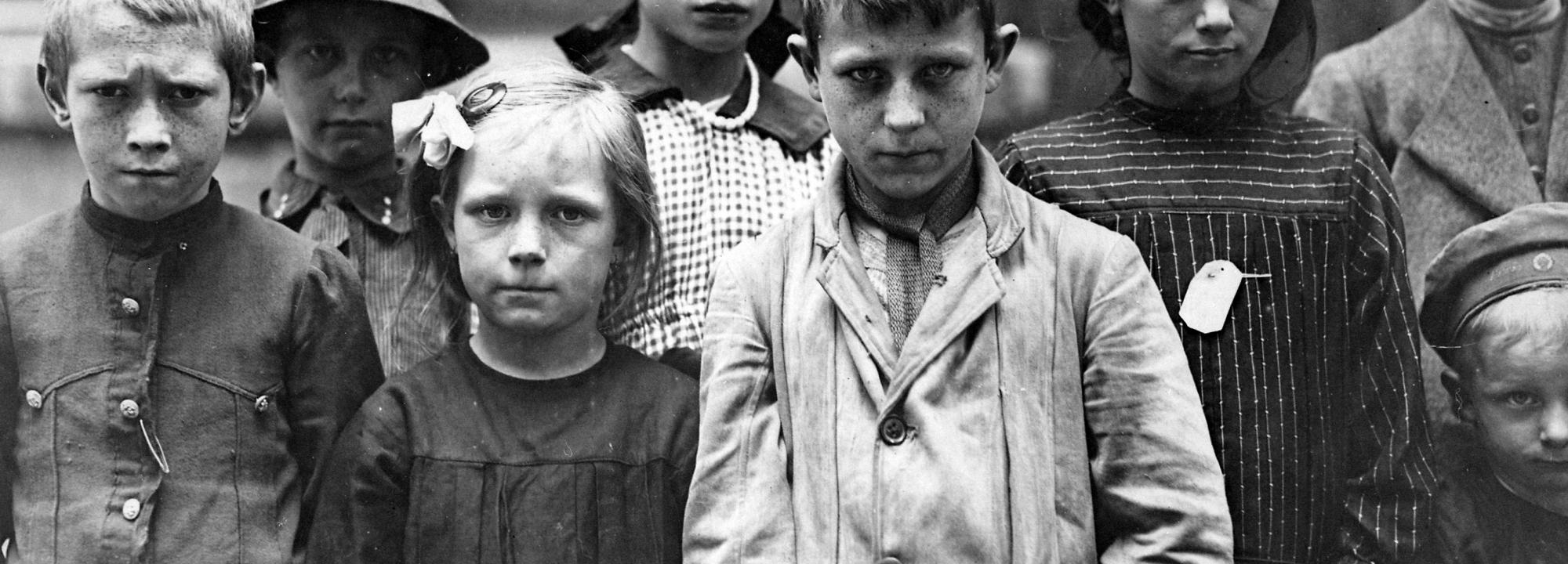 Enfants réfugiés près de Paris et soignés par la Red Cross US - Wikimédia
